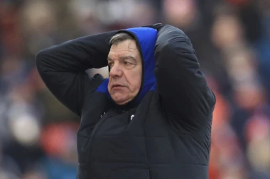 Everton uručio otkaz Olerdajsu