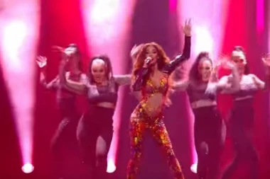 (FOTO) Najseksipilnija učesnica Evrovizije se SKINULA GOLA!