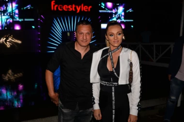 Muzički vremeplov na Savi: Anabela i Gagi prkosili oluji!