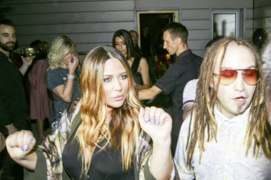 POZLIĆE VAM OD CIFRE! Ogromna kuća i ENORMNA alimentacija: Rasta obezbedio bivšu ženu i ćerku do kraja života!