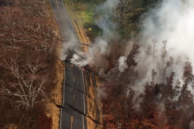 PAKAO NA ZEMLJI: VULKAN NA HAVAJIMA GUTA SVE PRED SOBOM!