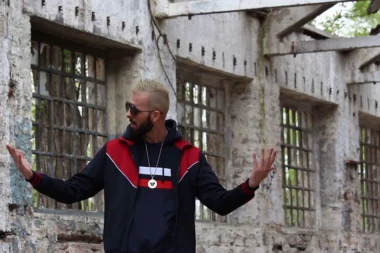 MC DAMIRO PREDSTAVLJA PET NOVIH PESAMA: Pokrenuo video produkciju u Beogradu, a u planu je muzička produkcija u Sarajevu