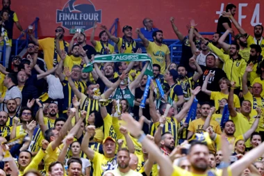 (VIDEO) TURCI ZATRESLI ARENU: Evo kako navijaju pristalice Fenera!