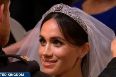 (FOTO) HOROR NA VENČANJU: Ceo svet bruji o JEZIVOM DEČAKU iza Megan Markl!