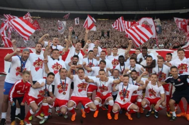 ZURLE, PRELO, BRADATA ŽENA... Evo kako je čelnik Partizana reagovao na Zvezdinu proslavu titule