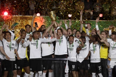 (VIDEO) GAĆINOVIĆ PRESUDIO BAJERNU: Ajntraht osvojio Kup Nemačke!