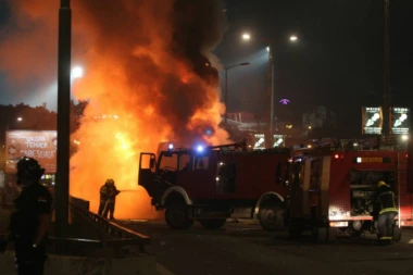 Zašto se zapalio Zvezdin autobus?