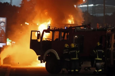 REAKCIJE NAVIJAČA ZVEZDE: Od početka šetnje osetio se smrad benzina, nešto nije bilo u redu sa autobusom!