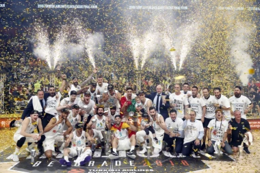 KRALJ ŠOKIRAO ŽOCA USRED BEOGRADA: Real oteo titulu Feneru