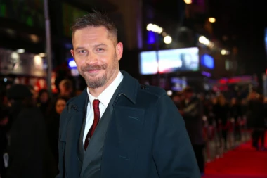 SVE SU GLEDALE U NJEGA: Ovaj šmeker se pojavio na VENČANJU MEGAN I HARIJA!