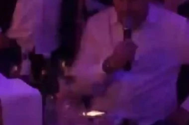 (VIDEO) ŠOU ZVEZDINIH TRENERA: Grof zapevao, Slaviša ga pratio na gitari