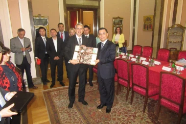 POTPISAN SPORAZUM O BRATIMLJENJU: Beograd i Šangaj učvrstili veze!