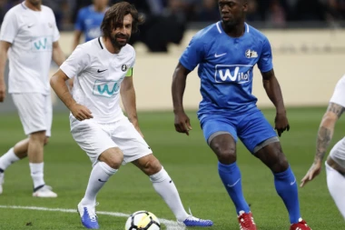 (VIDEO) Pirlo odigrao oproštajni meč, a onda se urnisao od alkohola