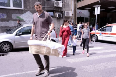 A mislili su da mu je ona prolazna avantura: MANDIĆ S NJOM ČEKA TREĆE DETE!
