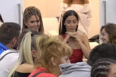 ĐEKSON PREBLEDEO: Bivša mu ušla u Zadrugu, Andrijana sela pored nje!