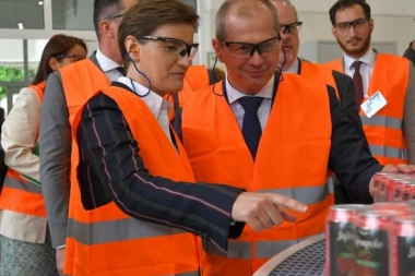 Predsednica Vlade Srbije Ana Brnabić posetila Zaječarsku pivaru  koja posluje u okviru kompanije HEINEKEN Srbija