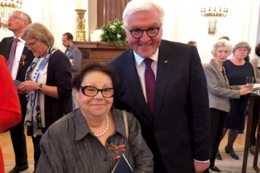 ŠTAJNMAJER DODELIO SONJI LIHT ORDEN ZA POSEBNE ZASLUGE