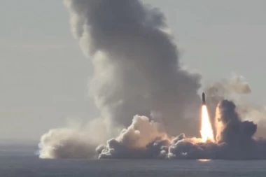 RUSI KIDAJU: Ovako prže moćne "bulave"!