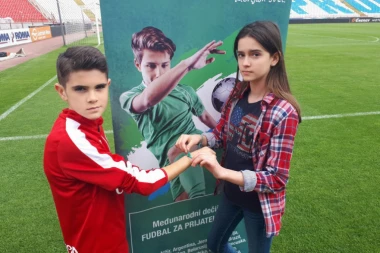 FUDBAL ZA PRIJATELJSTVO: Kosta i Lucija ambasadori Srbije