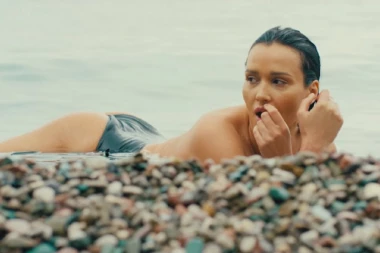 Poznata voditeljka posetila oca svog sina, a potom uslikana u Crnoj Gori: Evo gde uživa Rada!