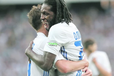 BOMBA U ZVEZDI: Mbokani stiže na Marakanu?!