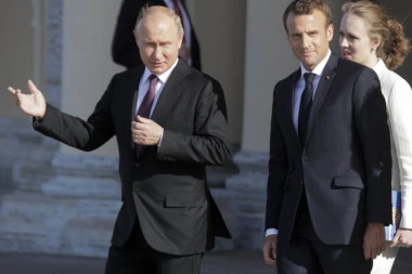 MAKRON PODVIO REP PRED PUTINOM: Francuska i Rusija mogu naći rešenja za sva pitanja