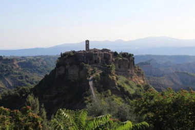 Ovde živi samo 12 ljudi, a njihova priča je NESTVARNA!