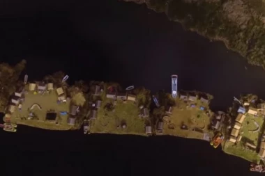 (VIDEO) Žive u PLUTAJUĆEM SELU koje SVAKOG DANA TRUNE, ali NEĆE da se sele na obalu!