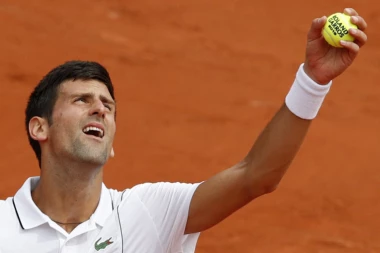 VELIKI NOLE: Đoković stao uz Mareja