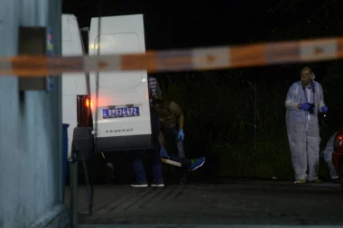 SUROVA LIKVIDACIJA NA KARABURMI: Ubijen vlasnik autoperionice, POTERA ZA NAPADAČIMA