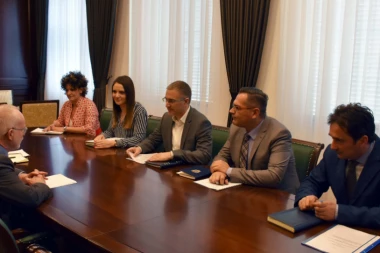 SARADNJA DVE ZEMLJE: Stefanović razgovarao sa ambasadorom Velike Britanije