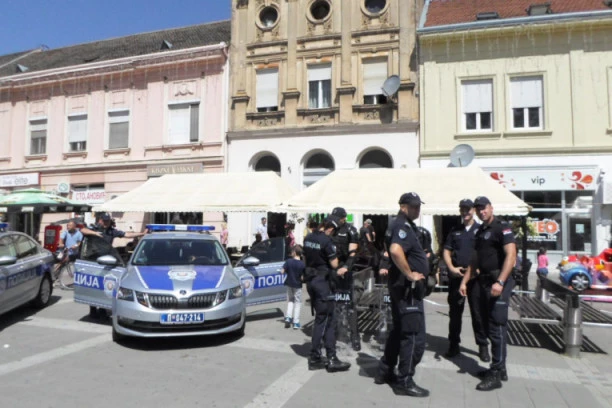 IŽIVLJAVANJE ALBANACA U GRAČANICI: Srbinu pretukli sina (19), a sada mu traže 2.300 evra