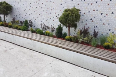 NOVA UMETNIČKA MINIJATURA NA CVETNOM TRGU