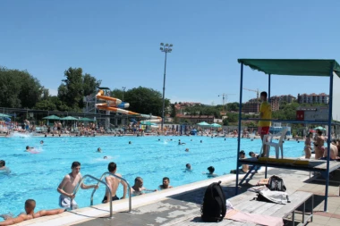 SKINUT S RESPIRATORA NAKON TRI DANA: Mladić spasen od utapanja više nije na aparatima, nalazi se u stabilnom stanju!