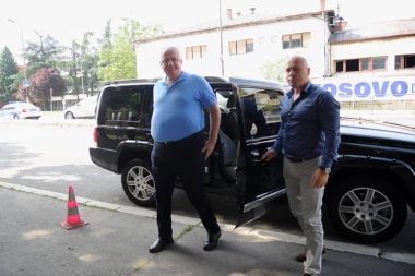 Šešelj u Zabeli posetio i drugog ĐINĐIĆEVOG UBICU!