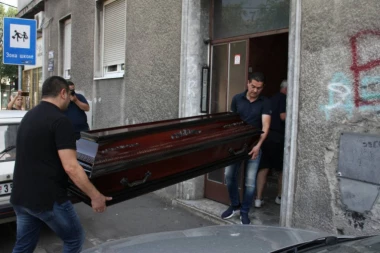 ISLAMSKI OBIČAJI: Rođaci i prijatelji se večeras u kući opraštaju od Sinana Sakića