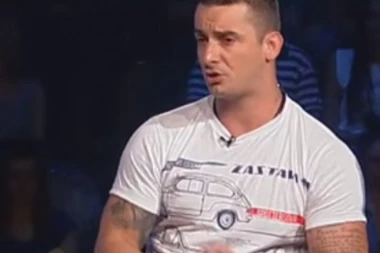 Prvo je bio sa Marija Anom, a sada se LJUBI SA OVOM ZADRUGARKOM!