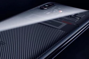 (VIDEO) NOVI PAMETNI TELEFON: Xiaomi predstavio Mi 8!