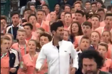 (VIDEO) U ROKIJEVOM STILU: Đokovićev trk zbog kog su svi zastali