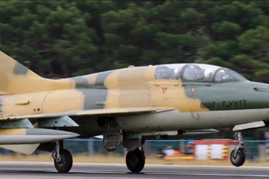 (FOTO) SRUŠIO SE IRANSKI VOJNI AVION: Jezive sklike skrhanog lovca F-7