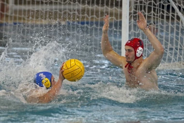 TRESE SE SRBIJA: Legendarni Hrvat preuzeo šampiona!