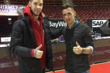 Solidarnost Bajernove porodice: FUDBALSKI ASOVI BODRE LUČIĆA, JOVIĆA I RADONJIĆA!