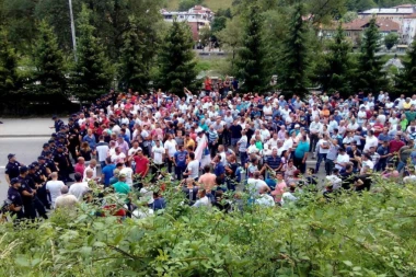 SEKRETAR MINISTARSTVA PORUČIO MALINARIMA: Problemi se neće rešiti na ulici!