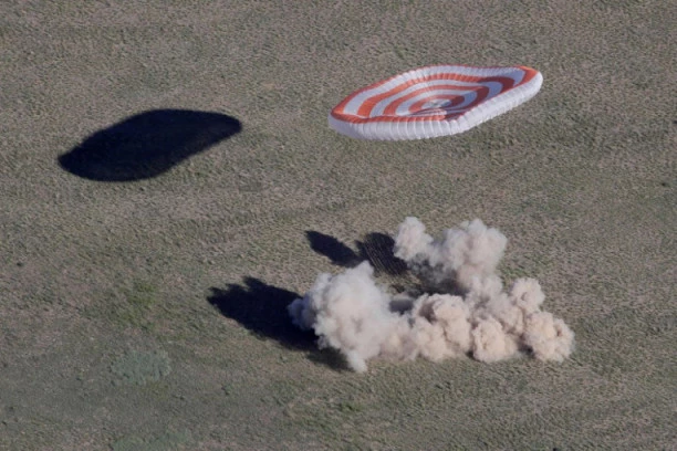 Svemirska letelica sletela na Zemlju: Odleteli u svemir prošle godine, vratili se u žarište korone!