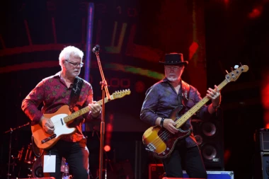 ROKERI ZAPALILI TAŠMAJDAN!