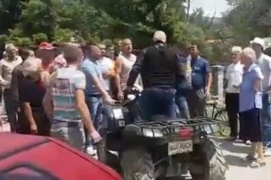 (VIDEO,FOTO) NULA OD ČOVEKA! Lokalni moćnik hteo da pokosi MALINARE motorom