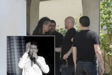 UZNEMIRUJUĆE! Sinanov sanduk unose u auto, NJEGOV SIN RAŠID POČEO DA VIČE!