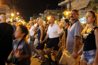 (FOTO) OSTAVILI GRKE U ČUDU: Zaigrali SRBI pa napravili HAOS USRED PARALIJE!