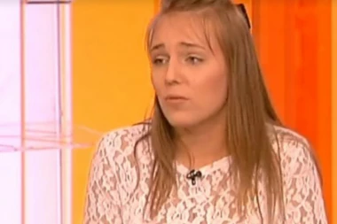 BEŽALA SAM DA SPASIM ŽIVU GLAVU! Evo šta kaže devojka zbog koje je mladić NOKAUTIRAO dedu na biciklu!