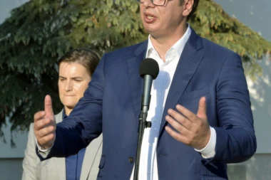 VUČIĆ OTKRIO KADA ĆE BITI POVEĆANJE PLATA I PENZIJA!
